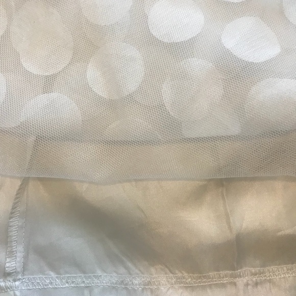 Boohoo Elastic Waist White Mesh A-Line Skirt - Picture 4 of 5